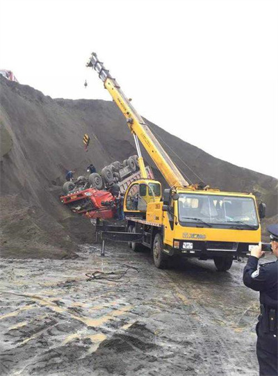 井冈山上犹道路救援